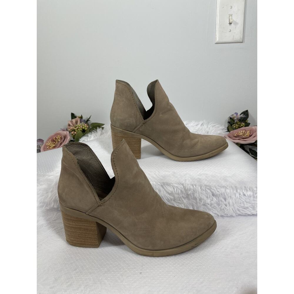 Steve Madden Women’s Ankle Booties Tan Nubuck Block‎ Heel Size 9 Slip On Western
